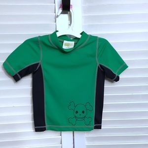 2/$10 Crazy 8 boys  Skull rash guard size 2 UPF 50